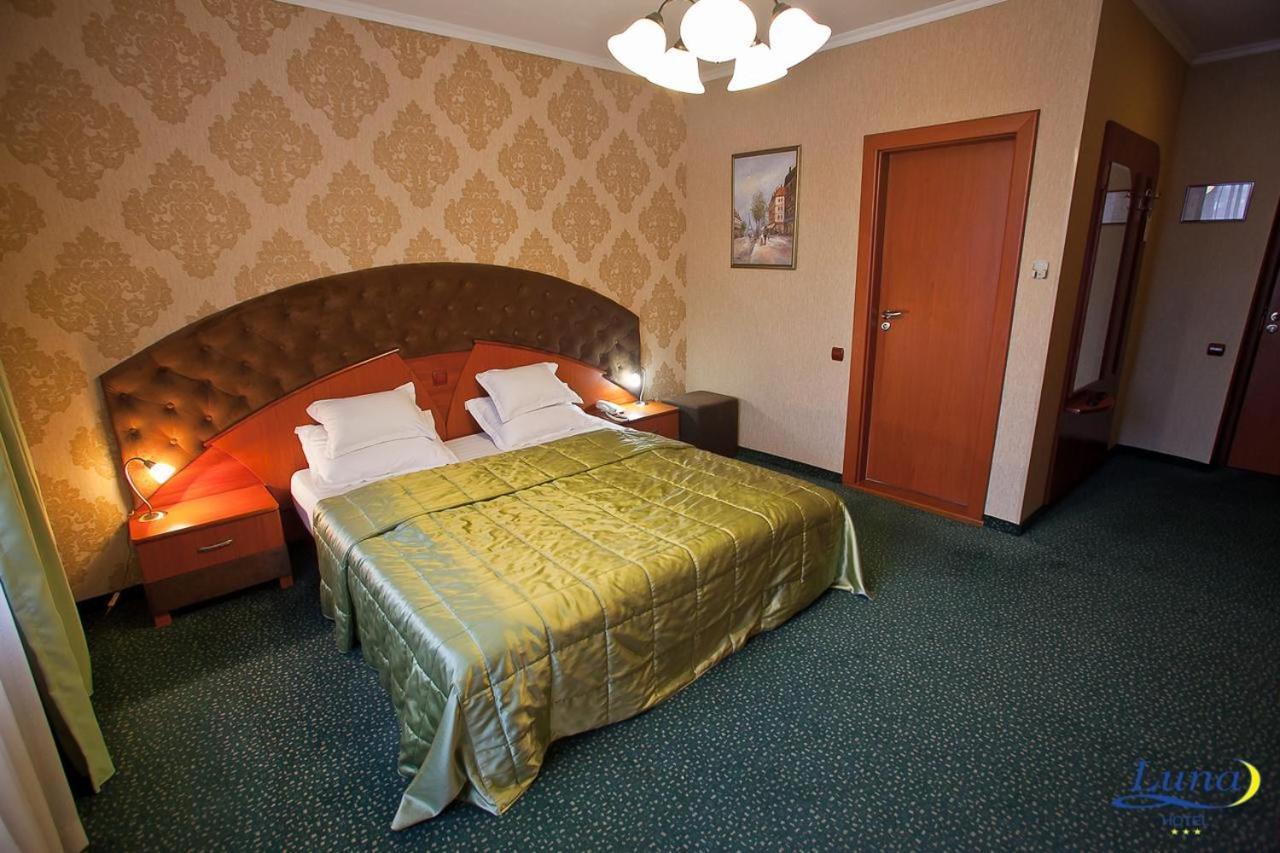 Luna Hotel Chisinau Exterior photo